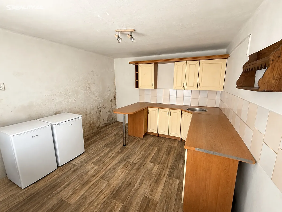 Prodej rodinného domu 160 m², pozemek 578 m² – pohled 2