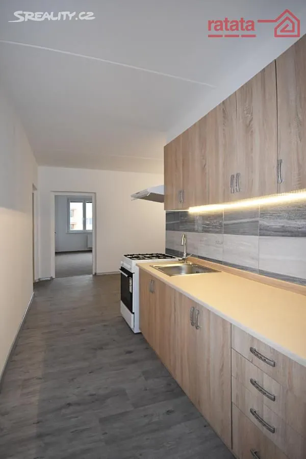 Pronájem bytu 2+1 57 m², Studentská