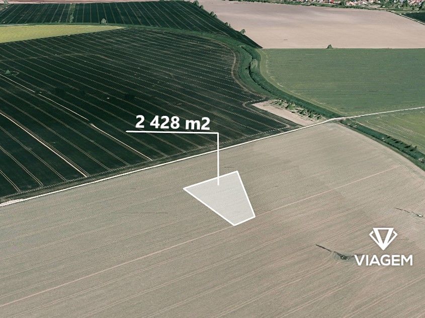 Prodej pole 2428 m²