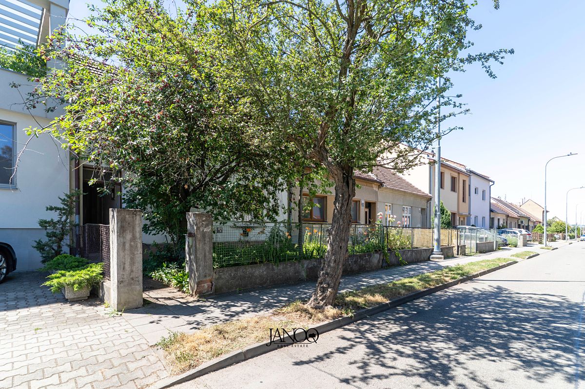 Prodej rodinného domu 81 m², pozemek 212 m² – fotografie 2
