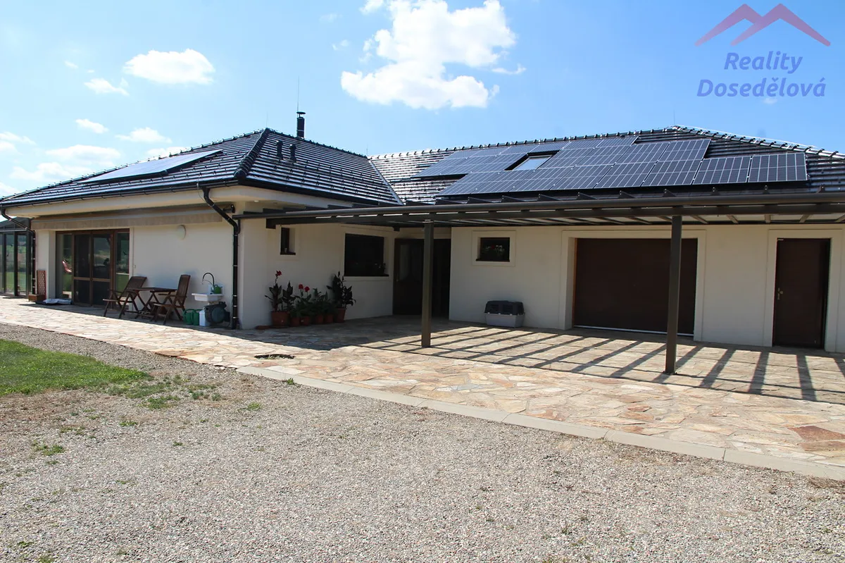 Prodej rodinného domu 610 m², pozemek 8027 m²