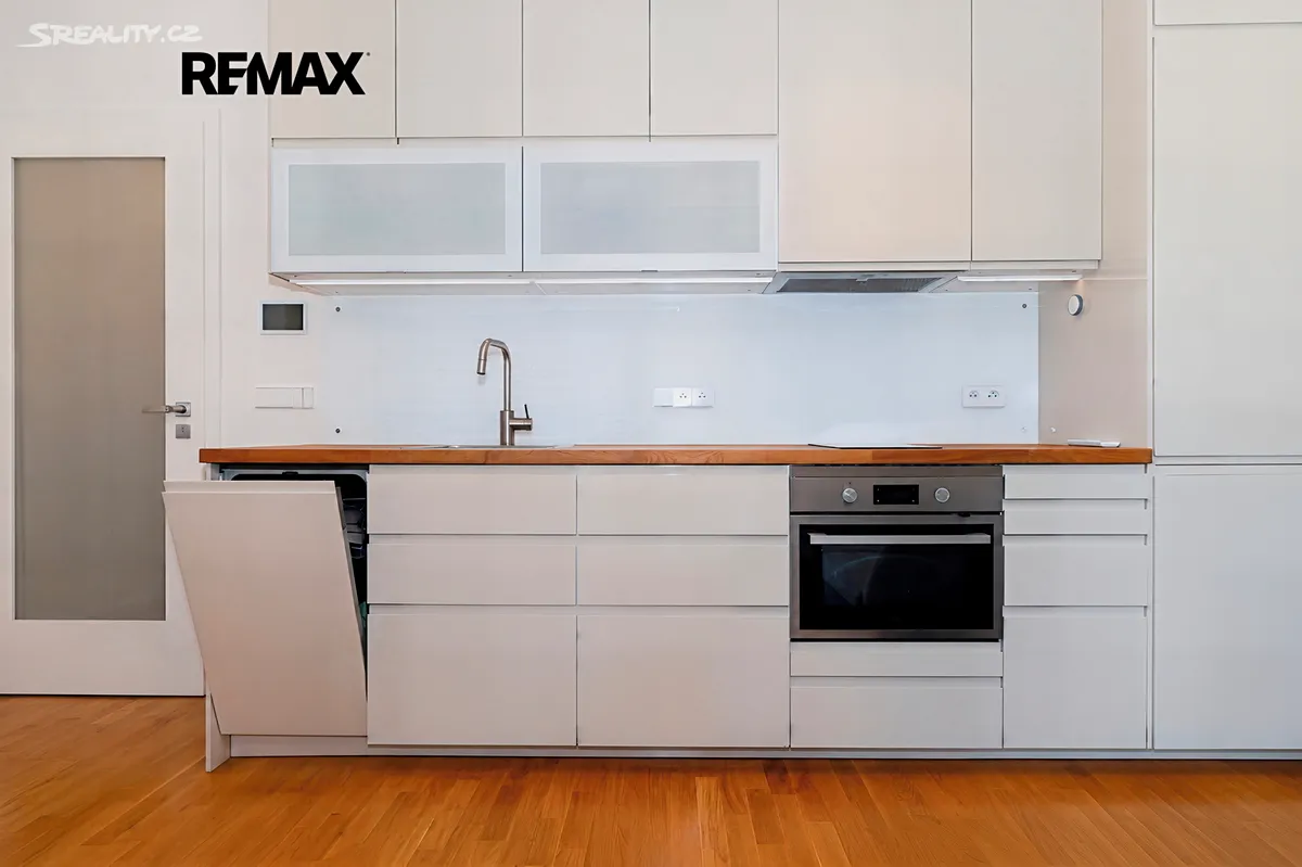 Pronájem bytu 1+kk 32 m² – pohled 6