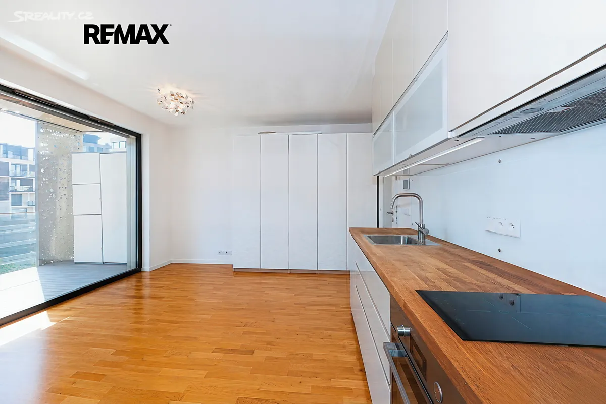 Pronájem bytu 1+kk 32 m² – pohled 5