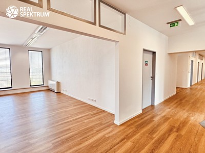 Pronájem kanceláře 442 m²