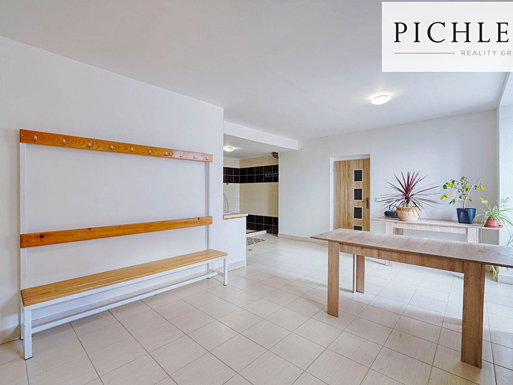 Комерційне приміщення в оренду, 1 361 м² (19 з 27)
