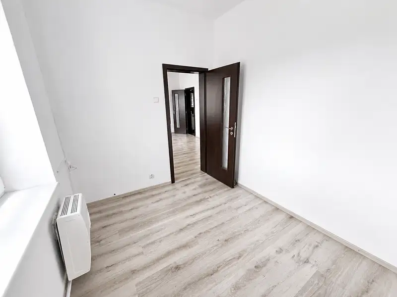 Pronájem bytu 2+kk 40 m², Louny – náhled fotky 2