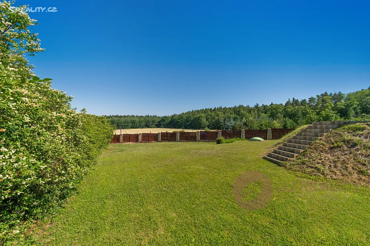 Prodej stavebního pozemku 440 m² – další