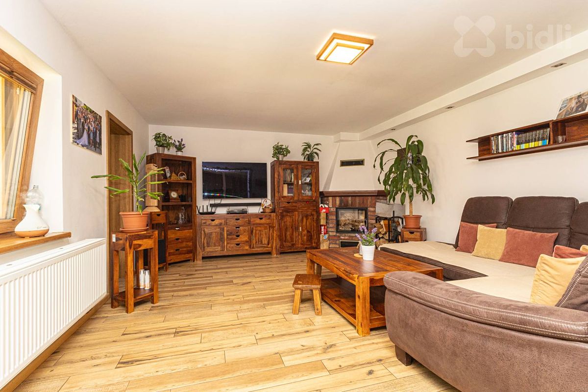 Prodej rodinného domu 130 m², pozemek 444 m² – fotografie 4