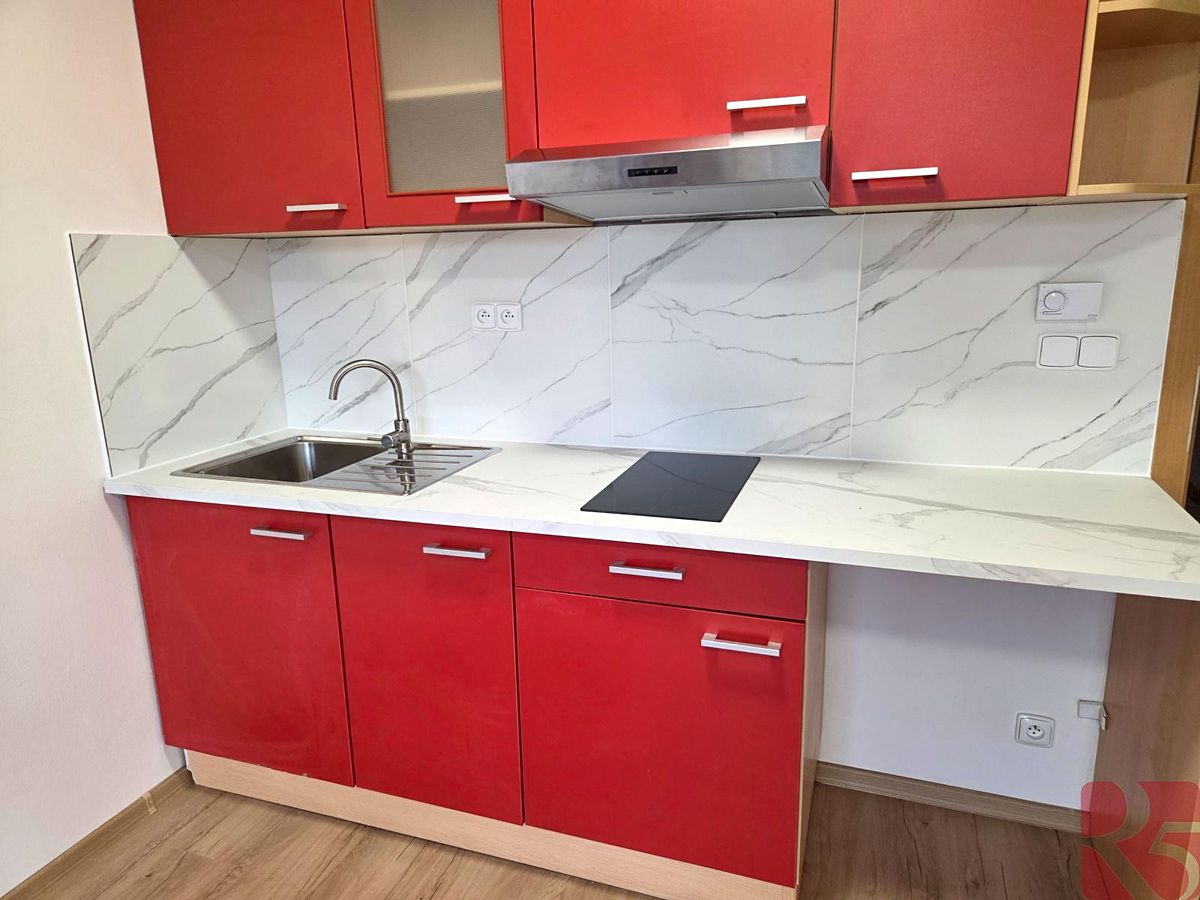 Pronájem bytu 1+kk 30 m²
