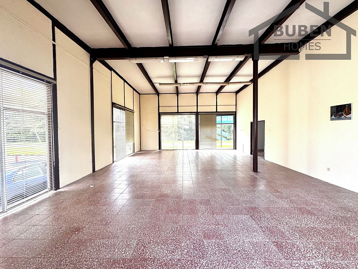 Prodej obchodního prostoru 375 m² – fotografie 3