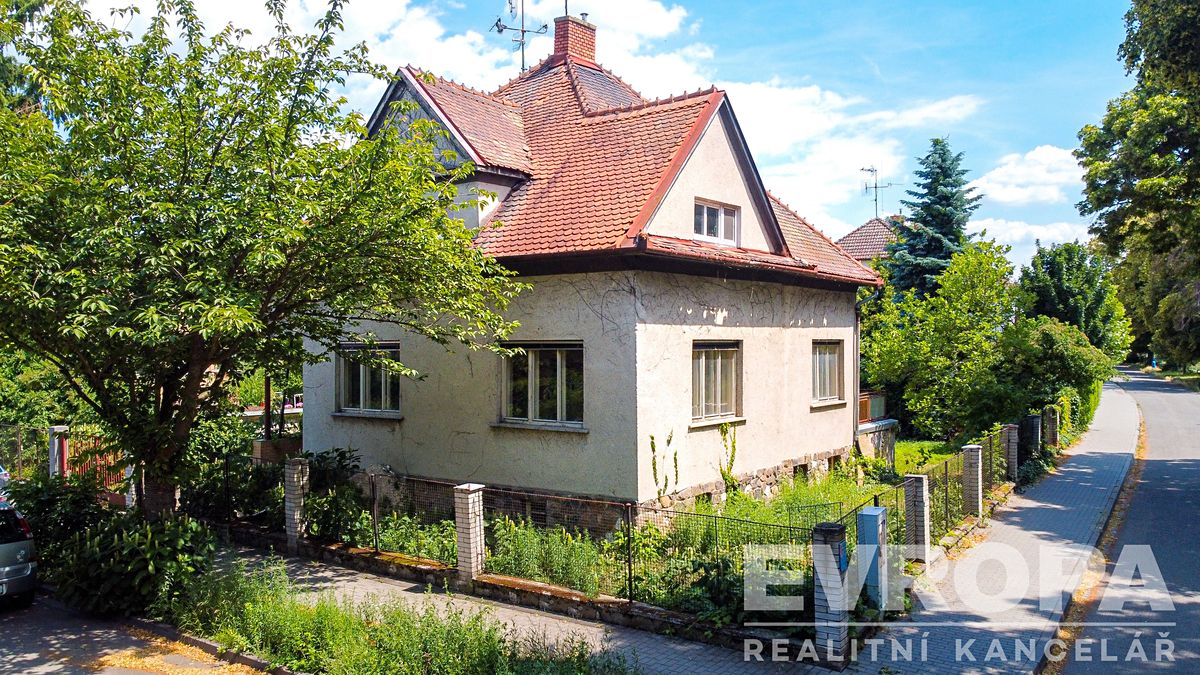 Prodej rodinného domu 300 m², pozemek 826 m²