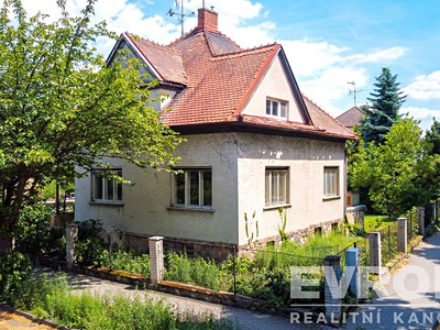 Prodej  rodinného domu 300 m², pozemek 826 m²