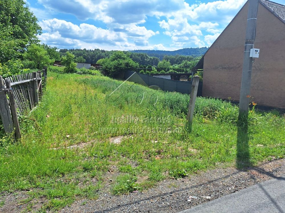 Prodej stavebního pozemku 914 m², Medový Újezd – fotka 1 z 3