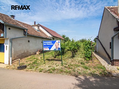 Prodej  stavebního pozemku 1 448 m²