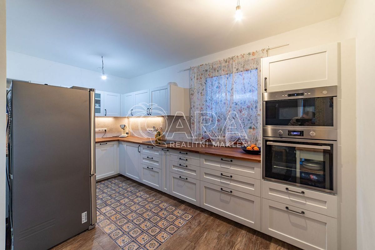 Prodej rodinného domu 105 m², pozemek 2043 m² – fotografie 2