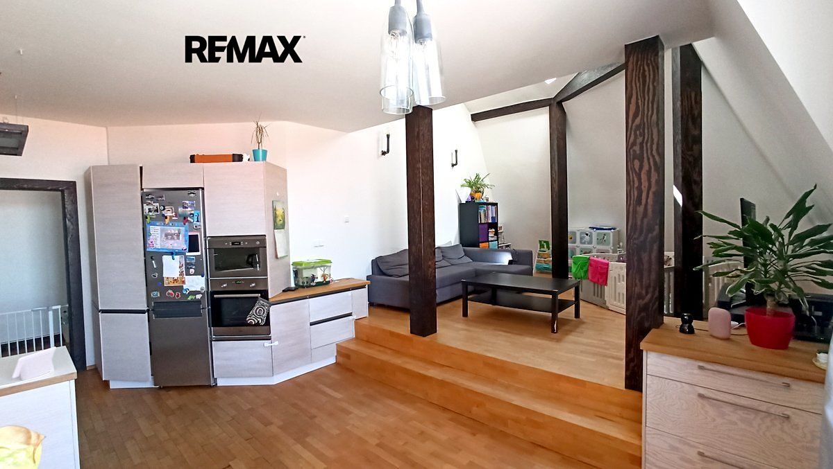 Pronájem bytu 3+kk 99 m² (Loft)