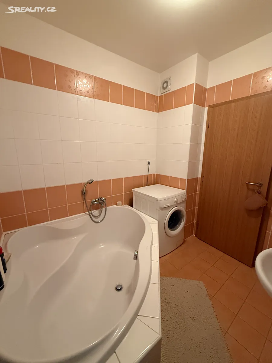 Pronájem bytu 2+kk 62 m² - Więcej