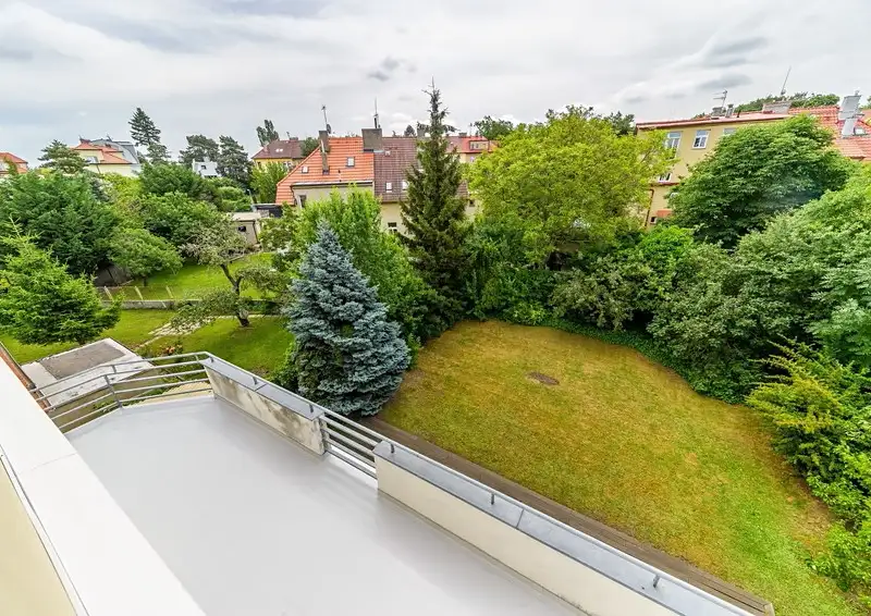 Pronájem rodinného domu 505 m², pozemek 540 m², Praha – náhled fotky 2