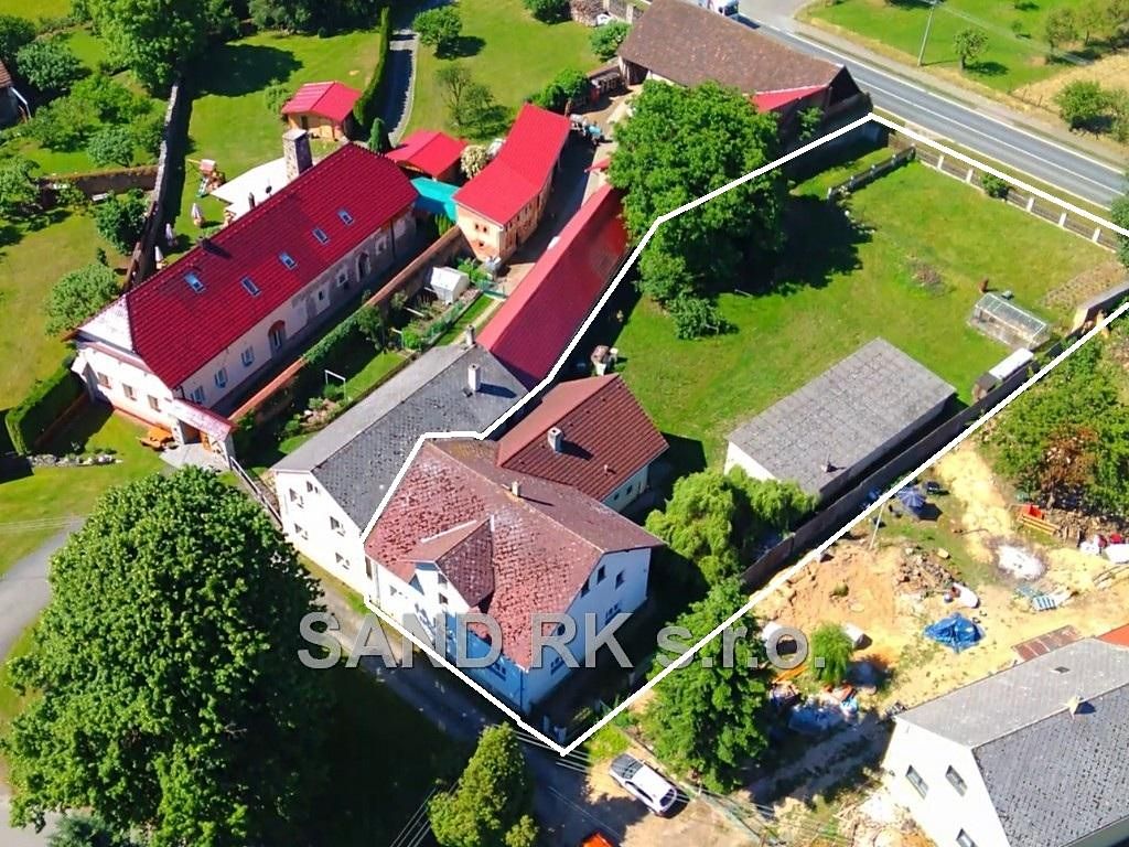 Prodej rodinného domu 196 m², pozemek 2016 m² – fotografie 3