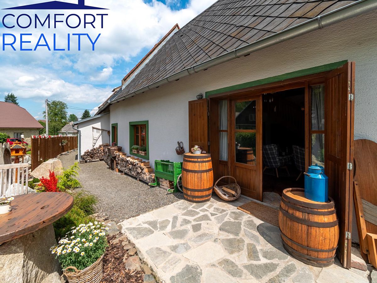 Prodej rodinného domu 308 m², pozemek 988 m² – fotografie 4