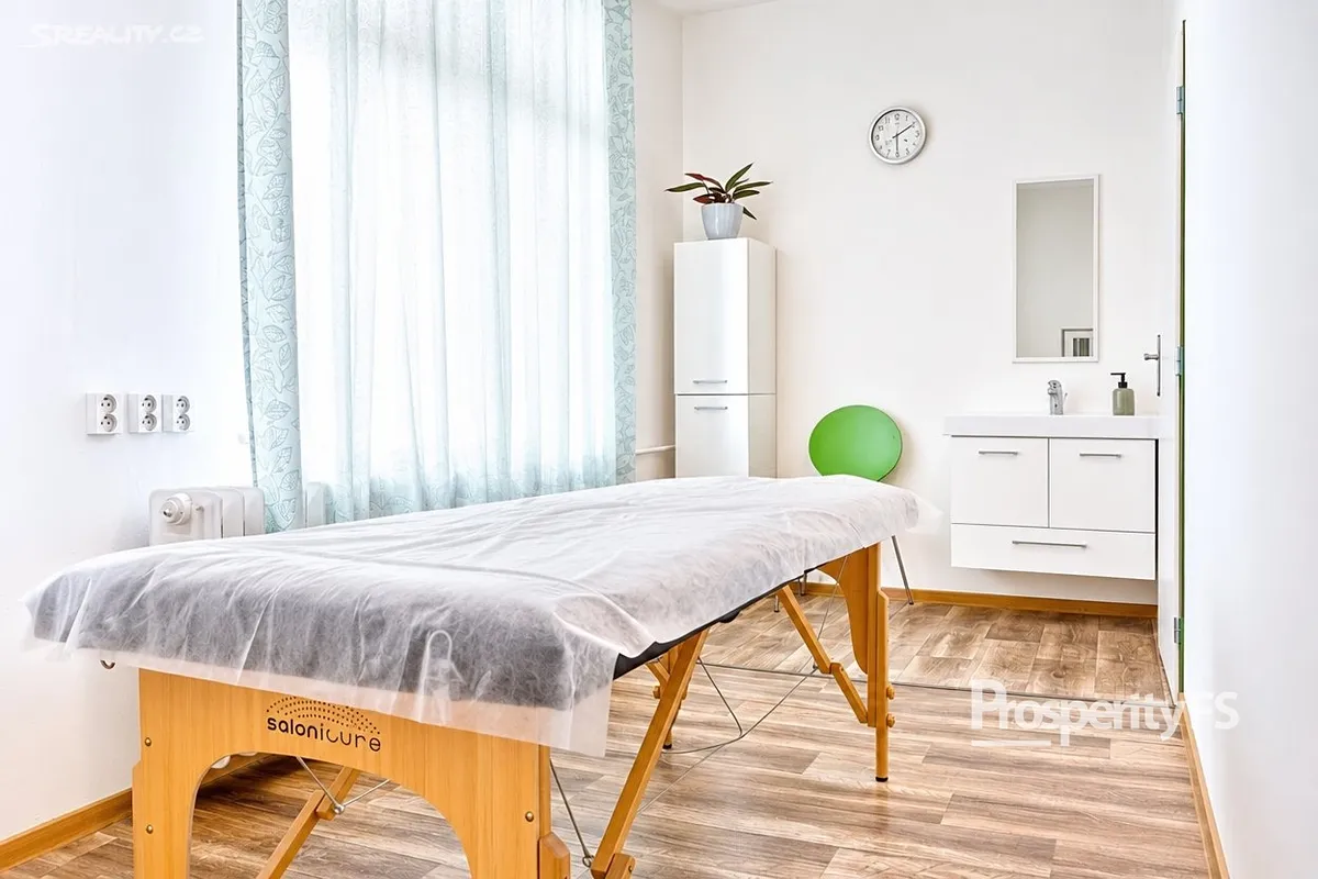 Pronájem komerční nemovitosti 12 m², náměstí Svobody