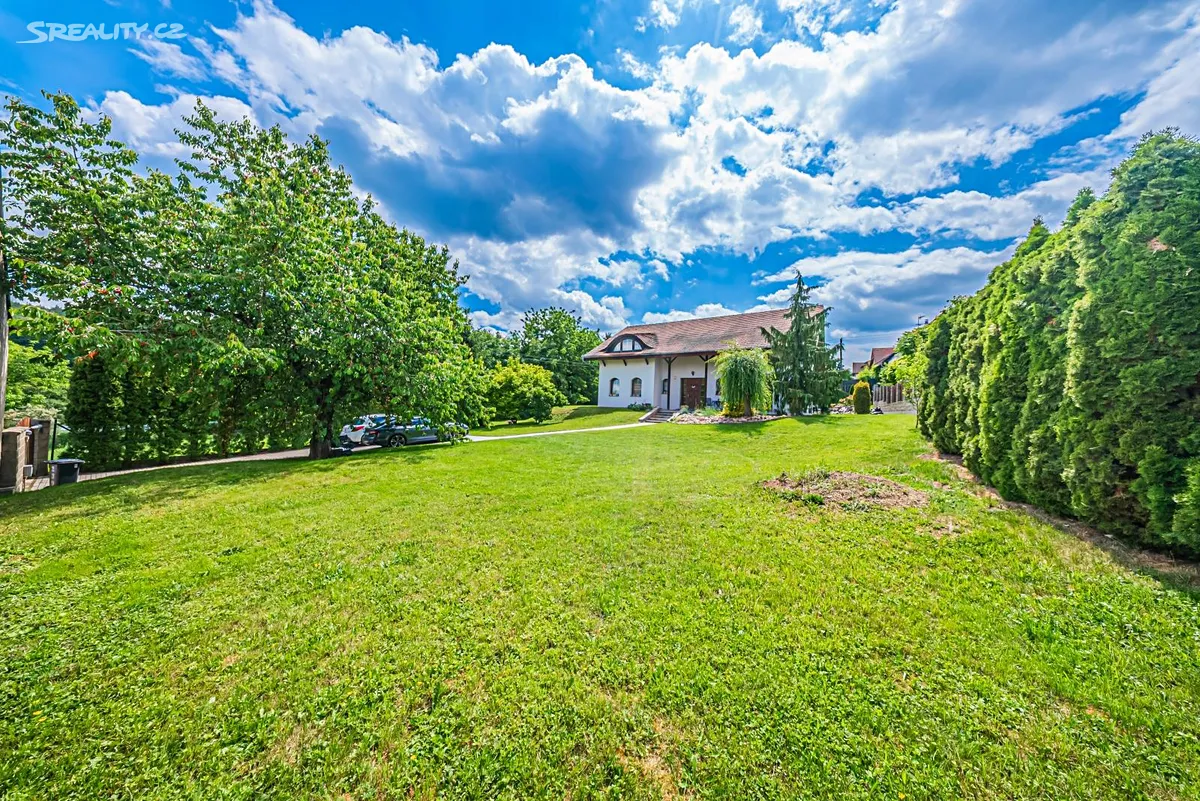Prodej rodinného domu 370 m², pozemek 1856 m² – pohled 5