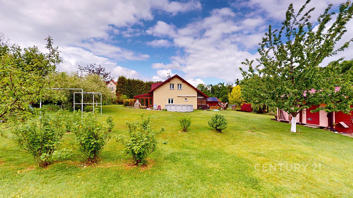 Prodej rodinného domu 143 m², pozemek 2000 m²