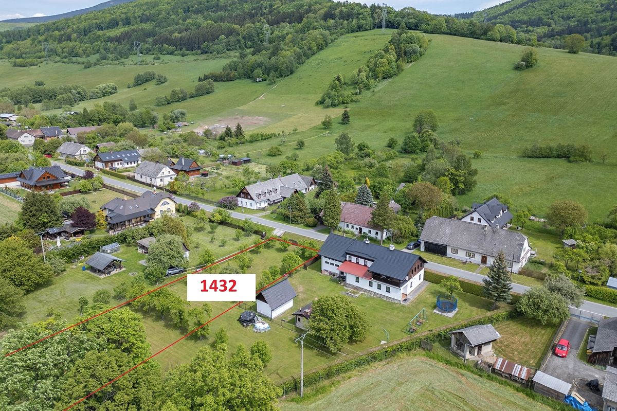 Prodej stavebního pozemku 1432 m² – fotografie 3