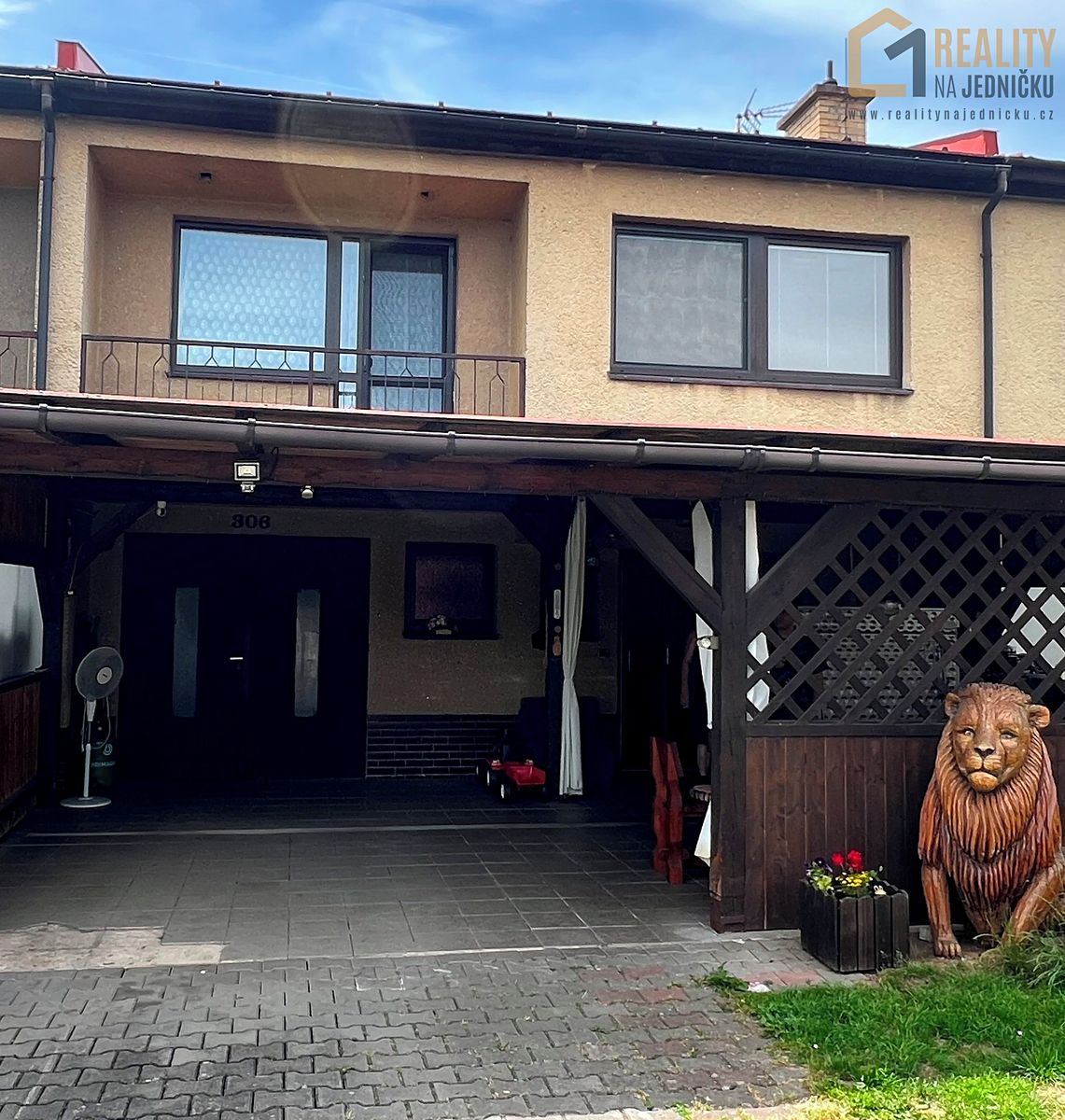 Prodej rodinného domu 210 m², pozemek 387 m² – fotografie 2