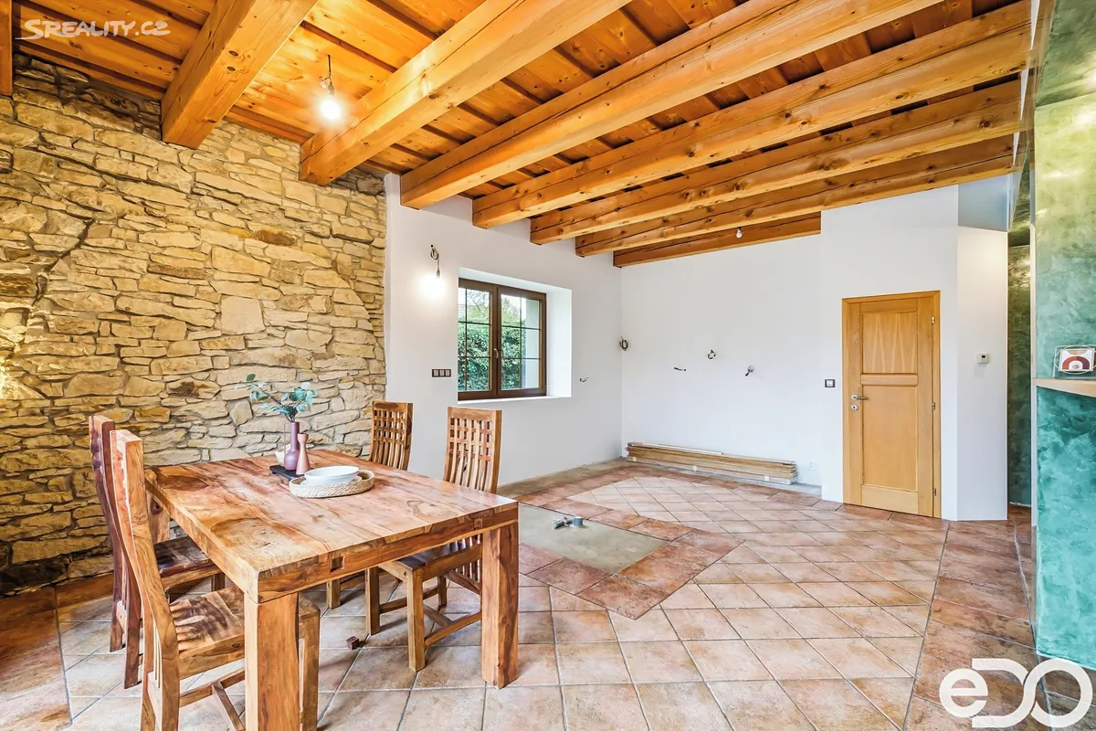 Prodej rodinného domu 400 m², pozemek 2464 m² – pohled 6