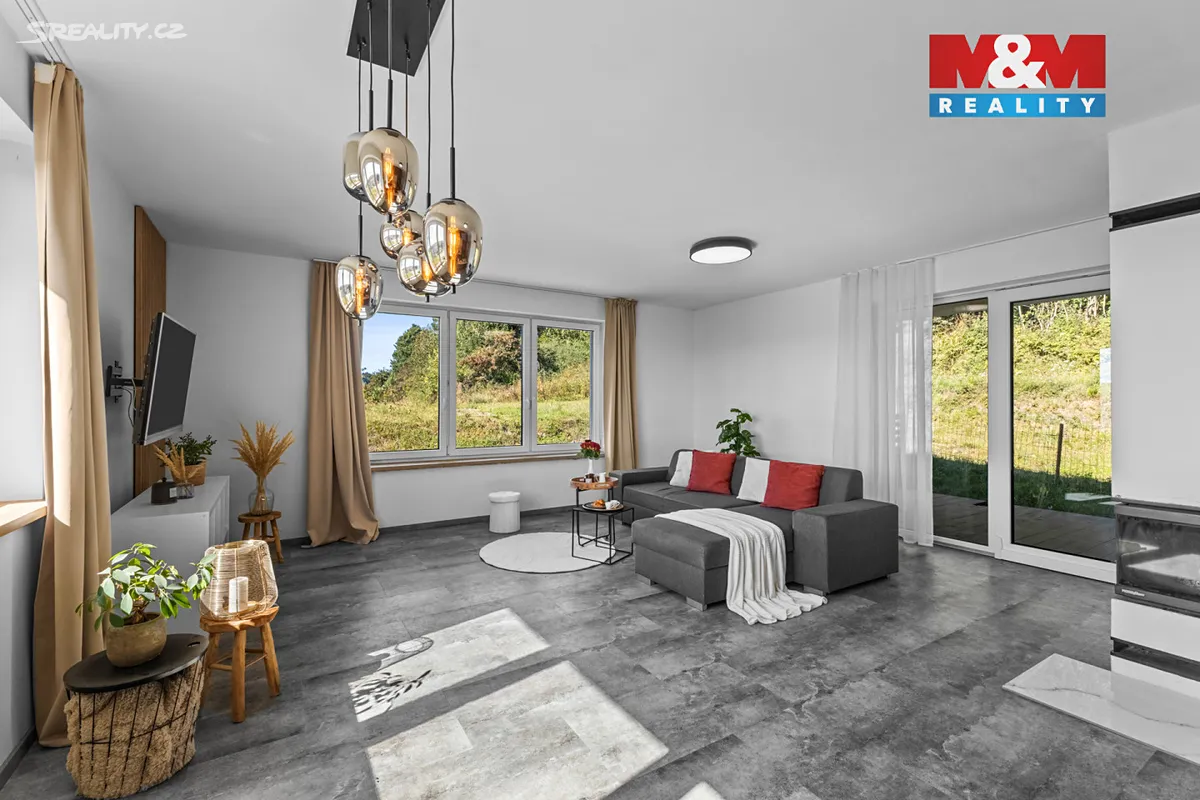 Prodej rodinného domu 216 m², pozemek 1269 m² – pohled 5