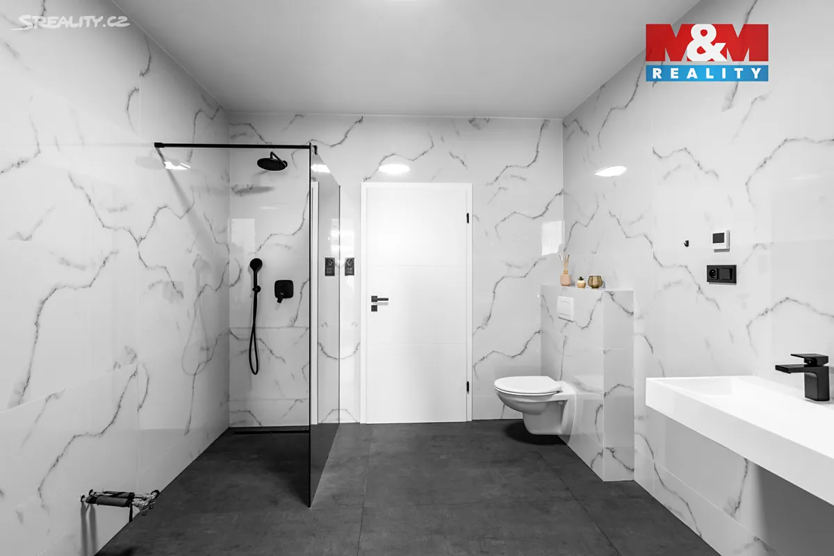 Prodej rodinného domu 216 m², pozemek 1269 m² – další