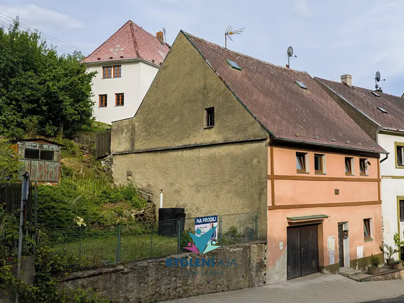 Prodej rodinného domu 300 m², pozemek 219 m², Krupka – náhled fotky 2