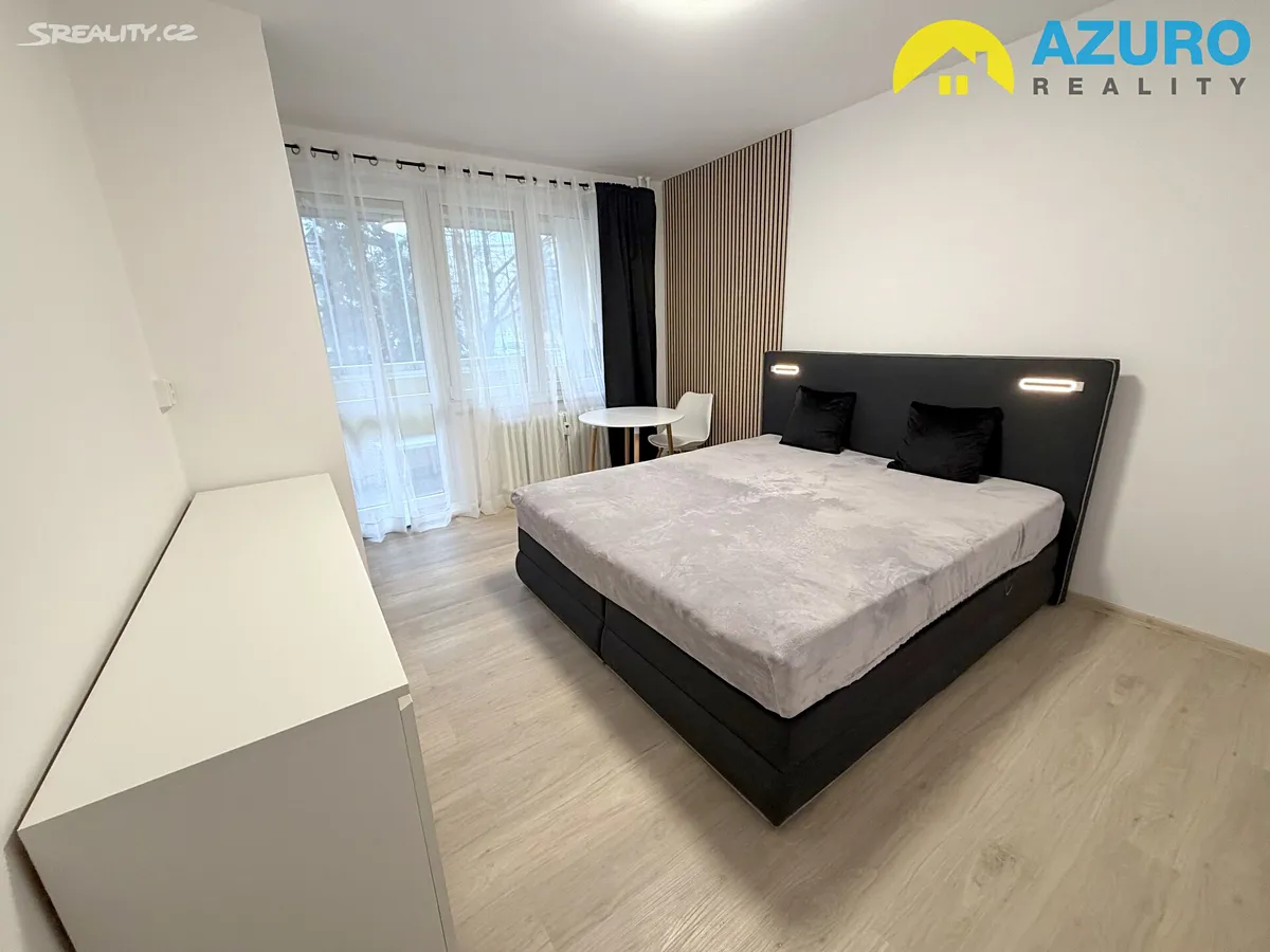 Pronájem bytu 1+kk 25 m² – pohled 2