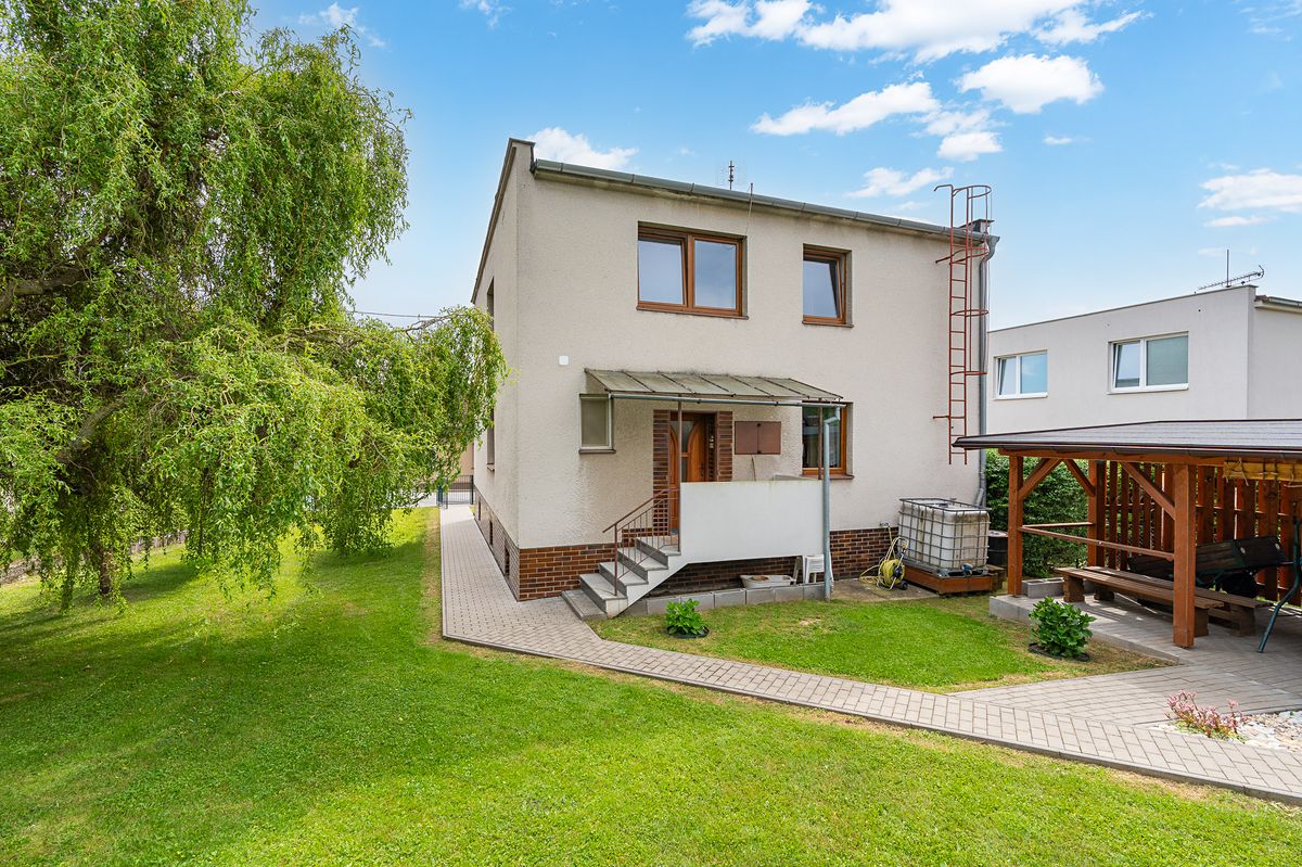 Prodej rodinného domu 250 m², pozemek 1964 m² – fotografie 4