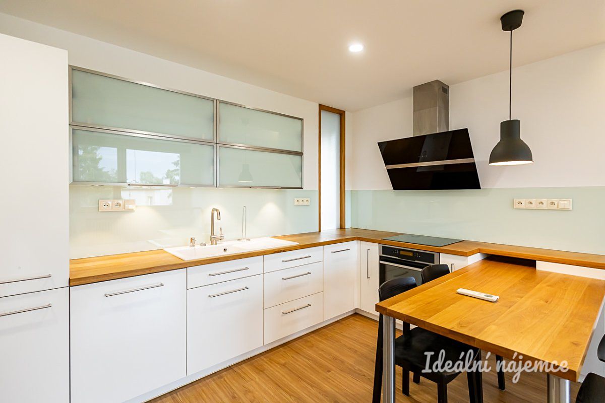 Pronájem bytu 3+kk 65 m²