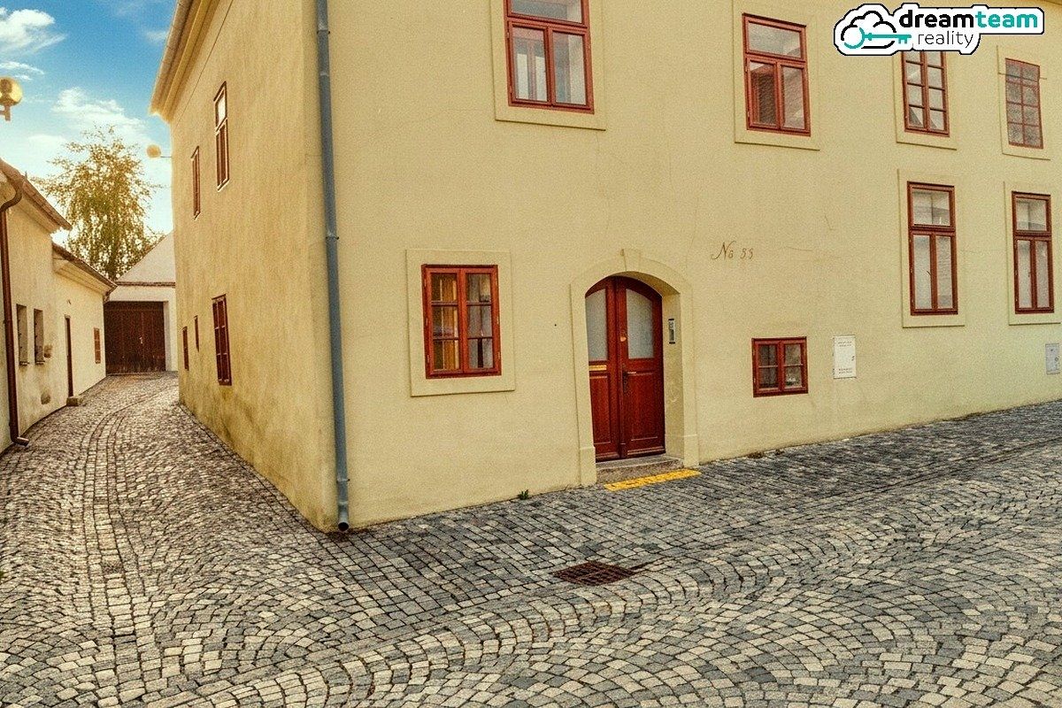 Prodej rodinného domu 344 m², pozemek 205 m² – fotografie 5