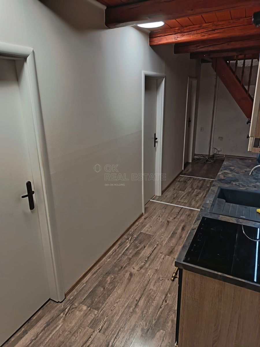 Pronájem rodinného domu 180 m², pozemek 78 m² – fotografie 3
