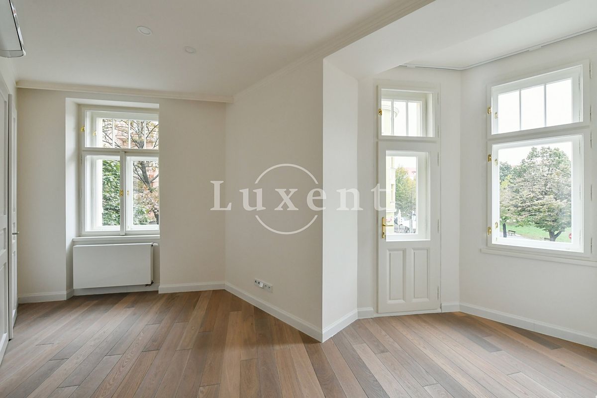Pronájem bytu 4+kk 118 m² – fotografie 2