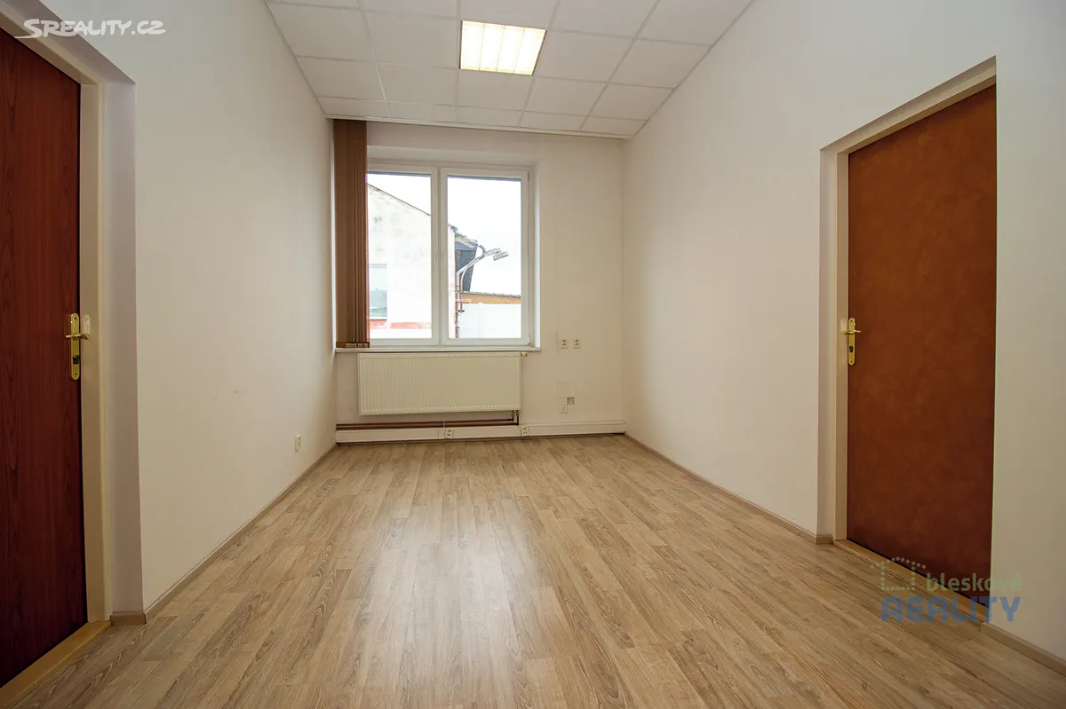 Pronájem kanceláře 16 m², Pražská