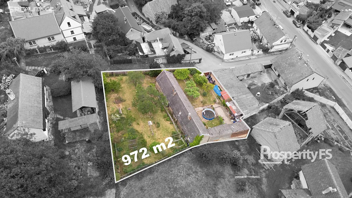 Prodej rodinného domu 297 m², pozemek 972 m² – pohled 3