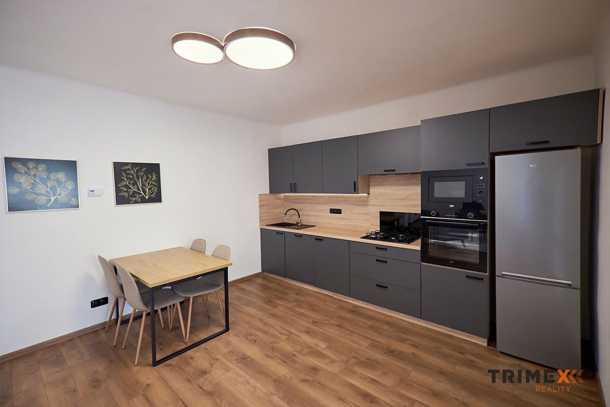 Prodej rodinného domu 125 m², pozemek 898 m² – fotografie 2