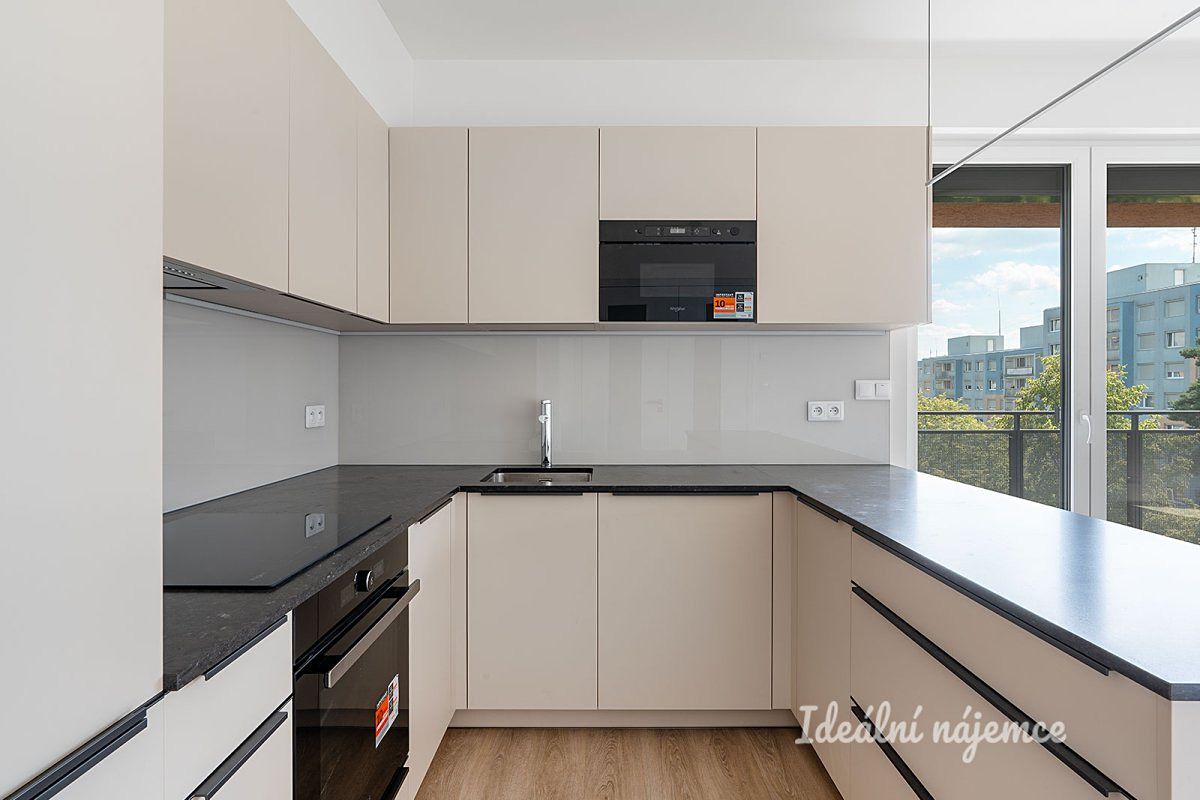 Pronájem bytu 3+kk 77 m²