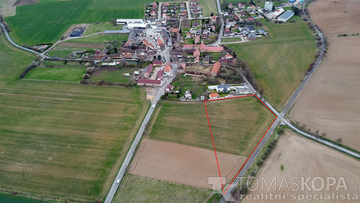Prodej stavebního pozemku 9294 m², Vysoký Újezd – fotka 1 z 3