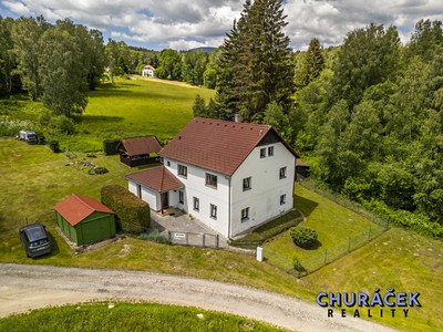 Prodej  rodinného domu 280 m², pozemek 2 000 m²