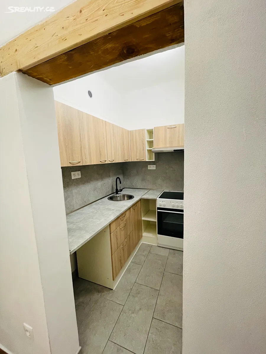 Pronájem bytu 2+1 38 m² – pohled 5
