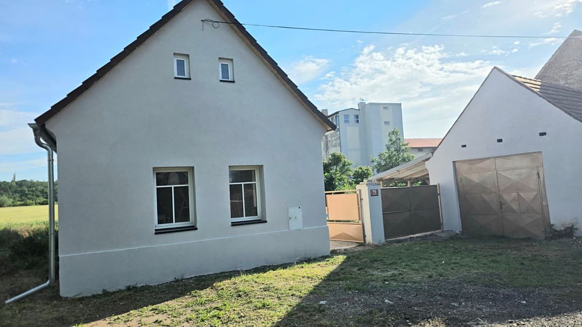 Prodej rodinného domu 96 m², pozemek 300 m² – fotografie 2