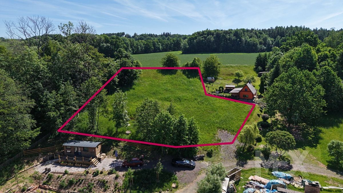 Prodej stavebního pozemku 2205 m² – fotografie 2