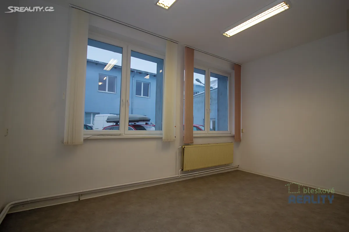 Pronájem kanceláře 22 m², Pražská