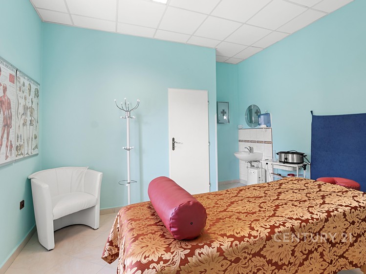 Комерційне приміщення на продаж, 900 м² (17 з 49)